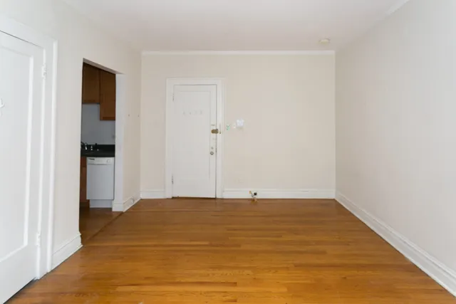 $1,977 | 441 West Melrose Street, Unit 3B, Chicago, IL 60657