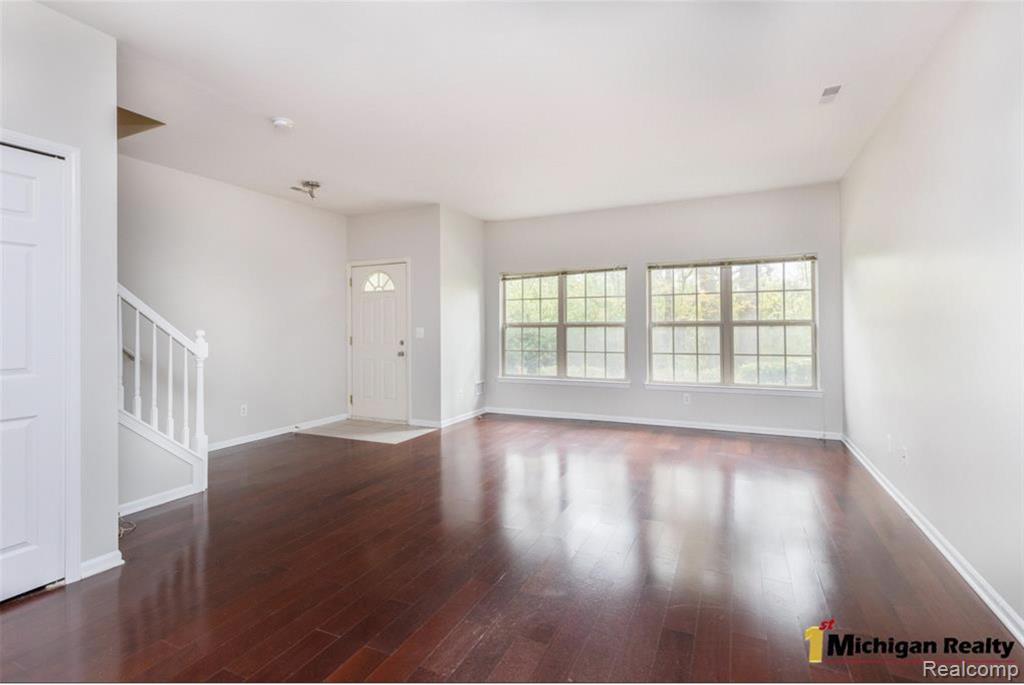 11764 Farmington Road, Unit 43 Livonia, MI 48150 - Photo 3 of 20