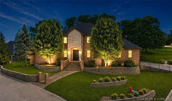 $899,900 | 5745 Tree Leaf Court, Osage Beach, MO 65065