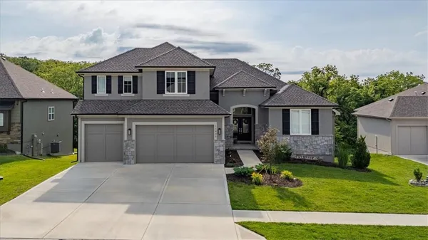 $825,000 | 13430 Terrace Park Drive, Parkville, MO 64152