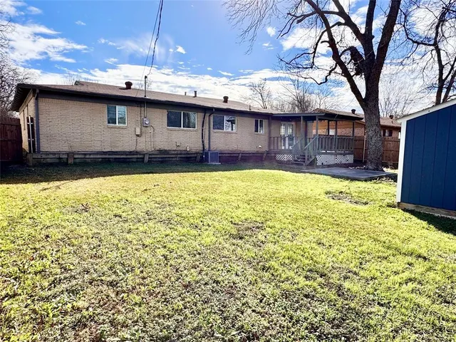 a view of a house with swimming pool
