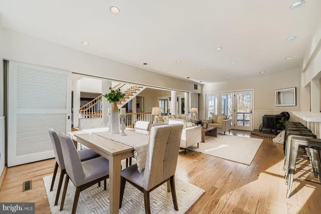 $1,295,000 | 831 Hillside Road, Lutherville-Timonium, MD 21093