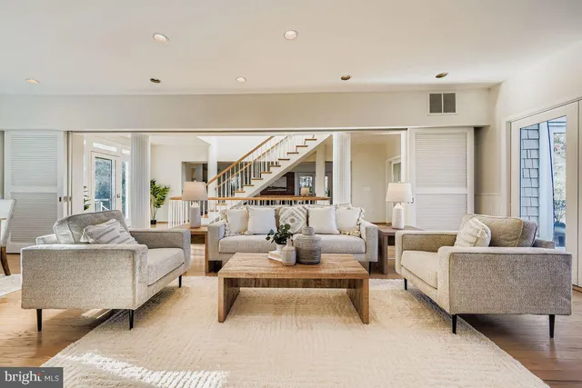 $1,295,000 | 831 Hillside Road, Lutherville-Timonium, MD 21093