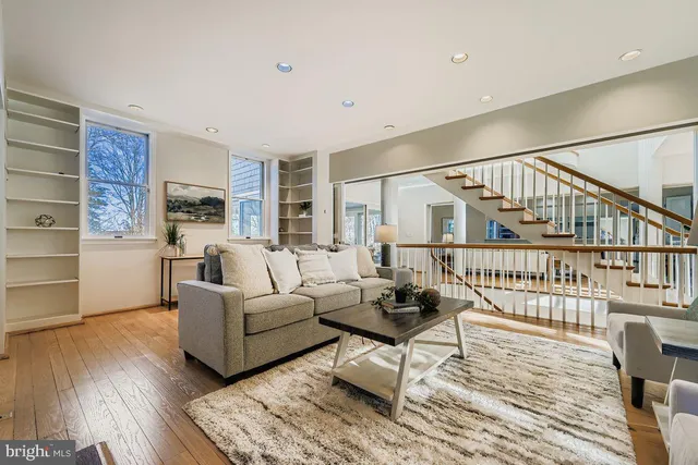 $1,295,000 | 831 Hillside Road, Lutherville-Timonium, MD 21093