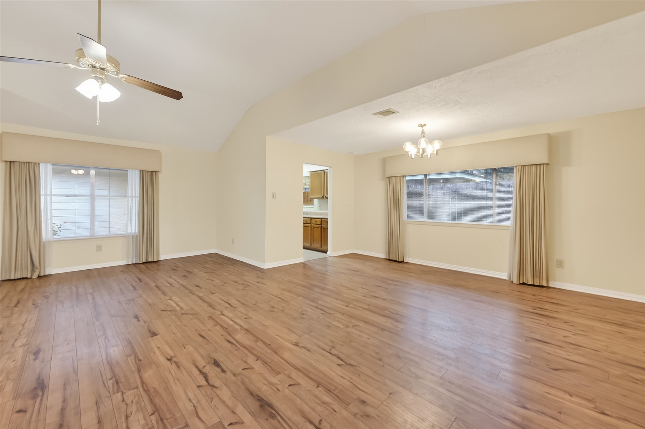 21623 Crescent Heights Street Spring, TX 77388 - Photo 8 of 31