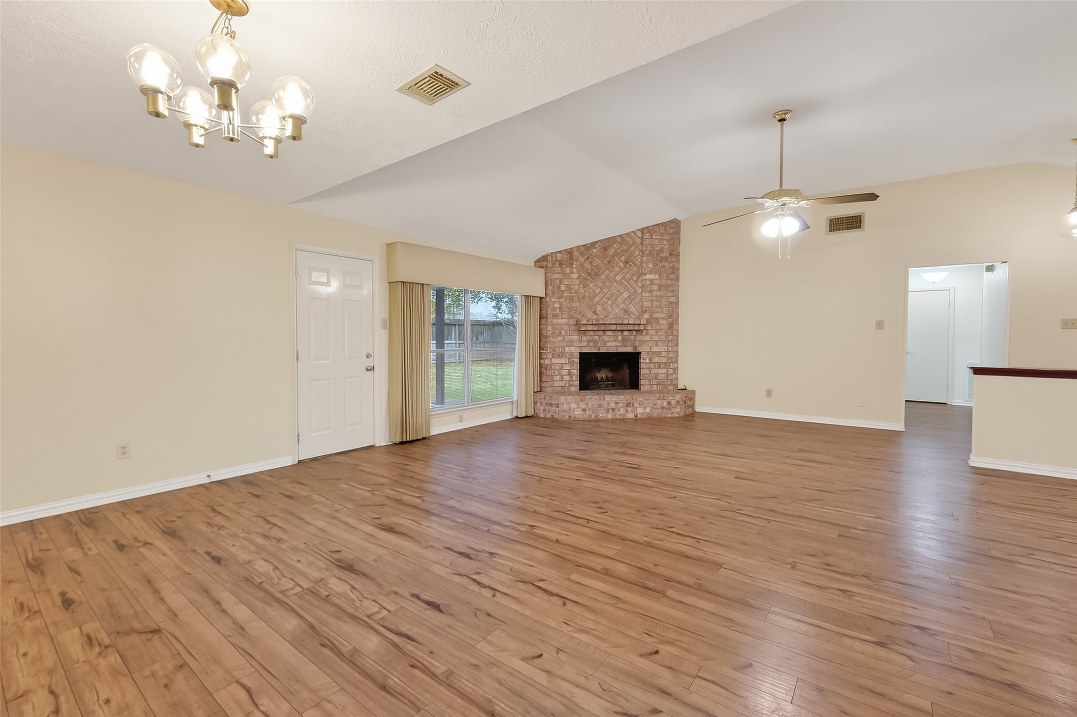 21623 Crescent Heights Street Spring, TX 77388 - Photo 9 of 31