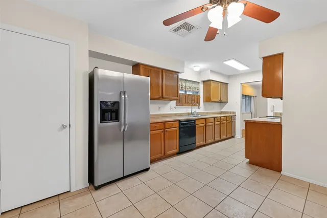 $1,900 | 21623 Crescent Heights Street, Spring, TX 77388