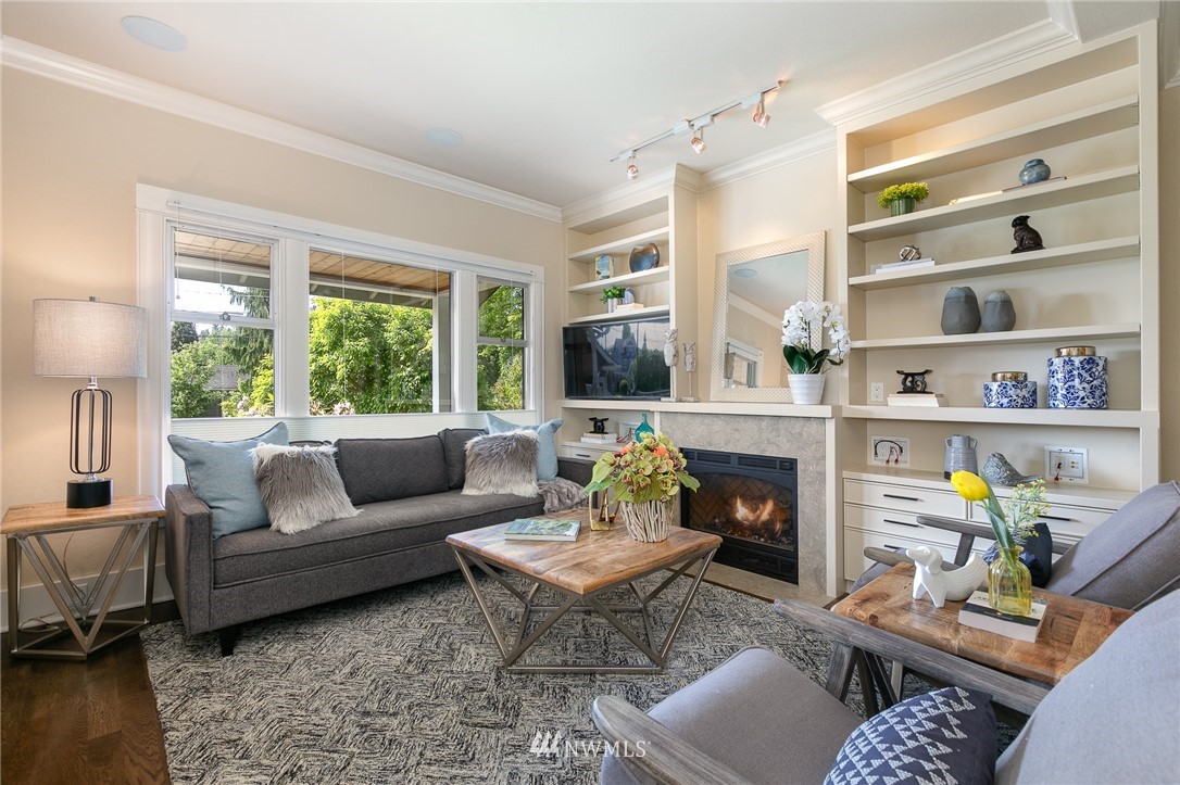 536 North 70th Street Seattle, WA 98103 - Photo 2 of 21 Gallery Image 2