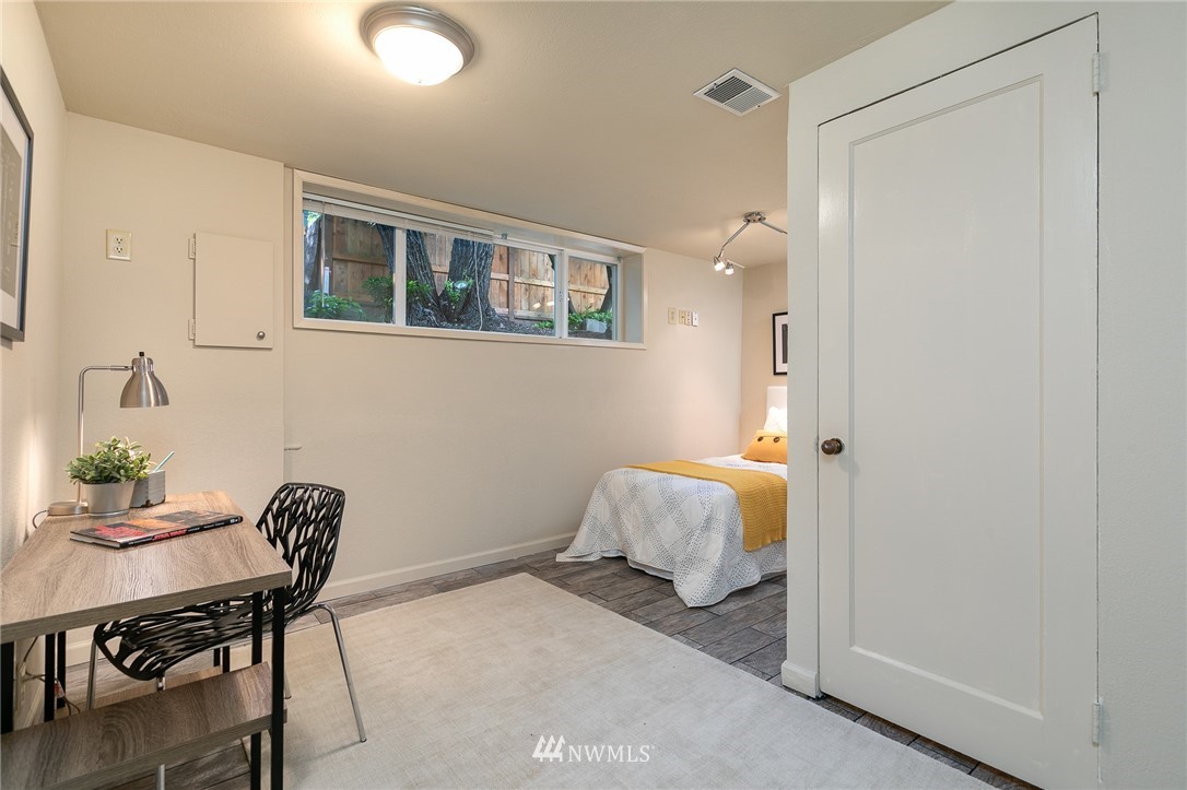 536 North 70th Street Seattle, WA 98103 - Photo 17 of 21 Gallery Image 17