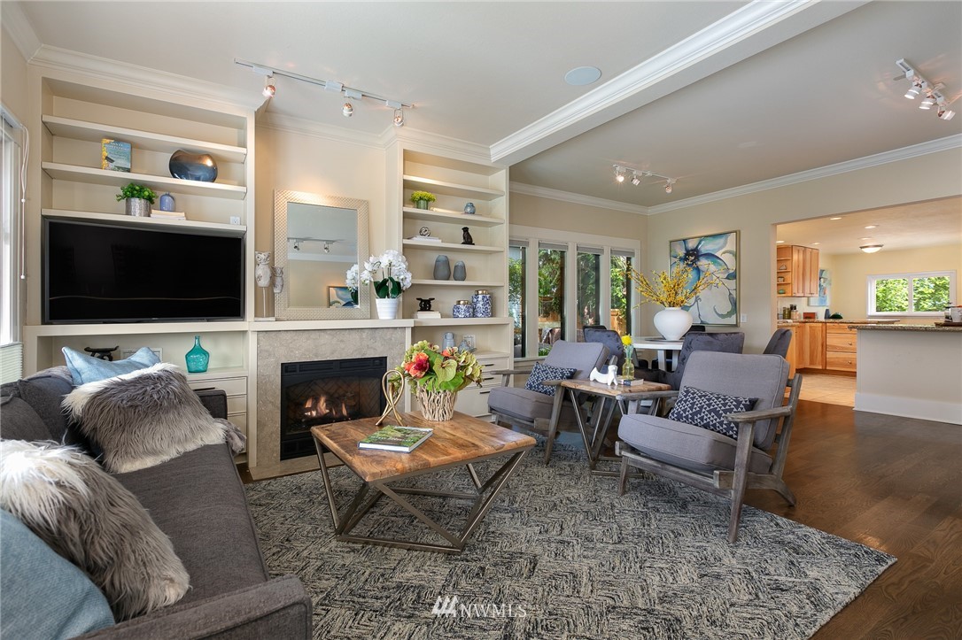 536 North 70th Street Seattle, WA 98103 - Photo 3 of 21 Gallery Image 3
