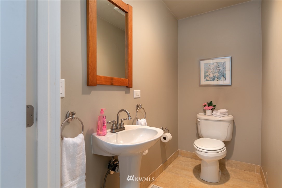 536 North 70th Street Seattle, WA 98103 - Photo 9 of 21 Gallery Image 9
