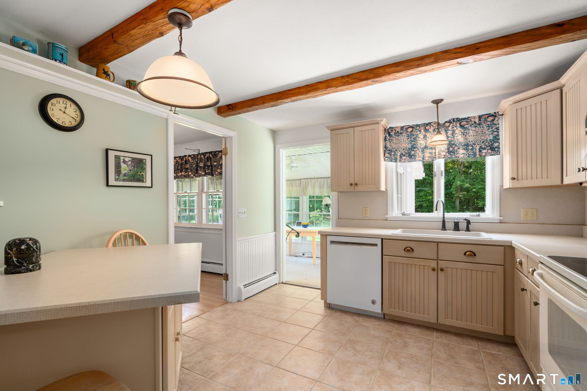 74 Arnott Road Manchester, CT 06040 - Photo 10 of 39