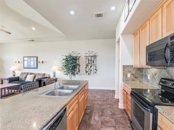 $1,995 | 1908 Kahala Sunset Drive, Unit G, Spicewood, TX 78669