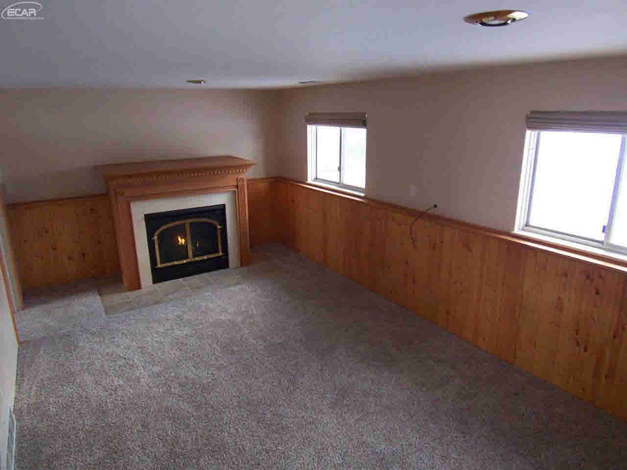 10062 West Stanley Road Flushing, MI 48433 - Photo 5 of 8 21269976-4.JPG