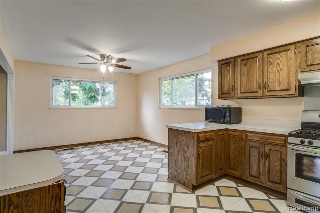 3217 Rolston Road Fenton, MI 48430 - Photo 5 of 30