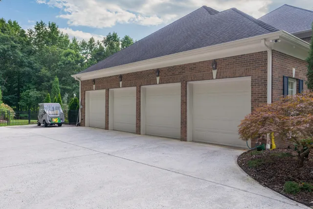 $2,880,000 | 6803 Silver Cloud Cove, Ooltewah, TN 37363