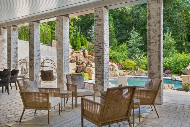 $2,880,000 | 6803 Silver Cloud Cove, Ooltewah, TN 37363