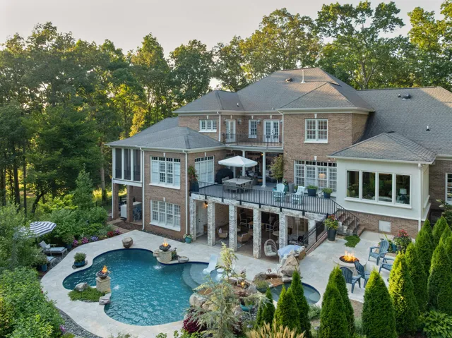$2,880,000 | 6803 Silver Cloud Cove, Ooltewah, TN 37363