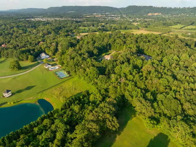 $2,880,000 | 6803 Silver Cloud Cove, Ooltewah, TN 37363