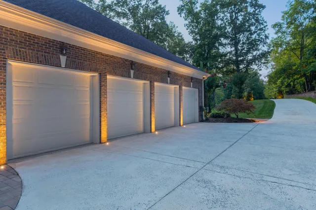 $2,880,000 | 6803 Silver Cloud Cove, Ooltewah, TN 37363