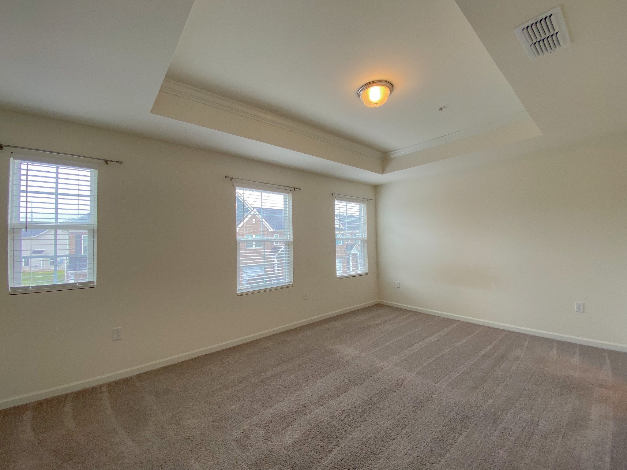3315 Deerchase Circle Murfreesboro, TN 37129 - Photo 19 of 37 an empty room with windows