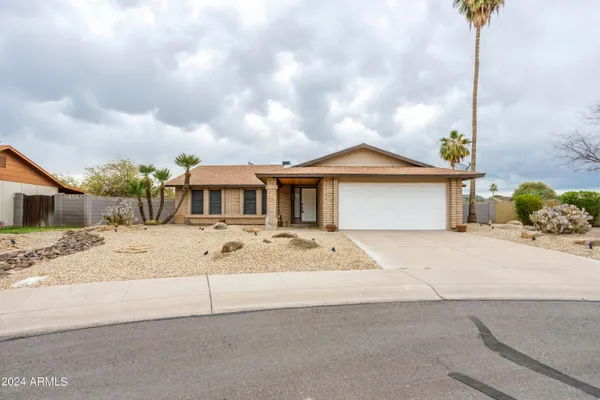 $2,795 | 302 West Shawnee Drive, Chandler, AZ 85225