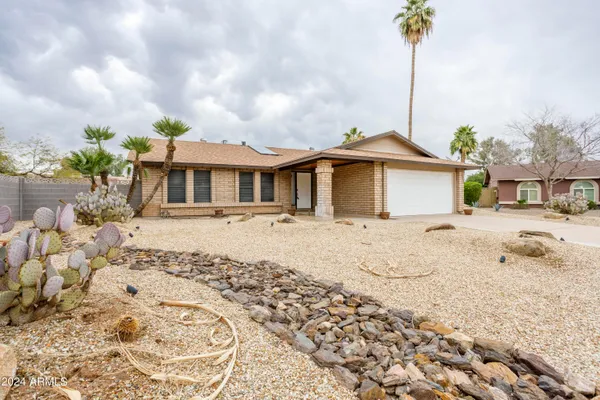 $2,795 | 302 West Shawnee Drive, Chandler, AZ 85225