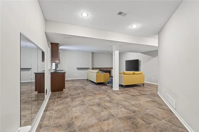 $630,000 | 12704 138th Place, Overland Park, KS 66221