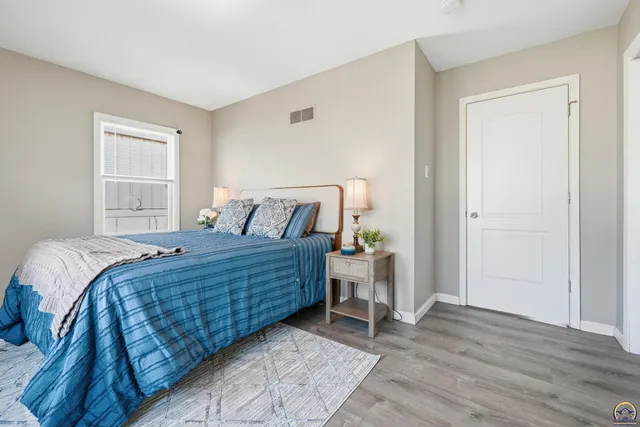 $244,900 | 4413 Southwest Twilight Drive, Topeka, KS 66614