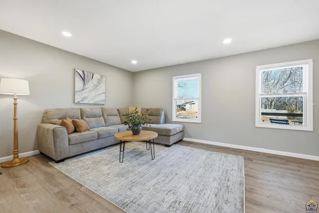 $244,900 | 4413 Southwest Twilight Drive, Topeka, KS 66614