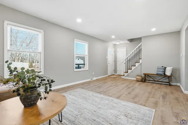 $244,900 | 4413 Southwest Twilight Drive, Topeka, KS 66614