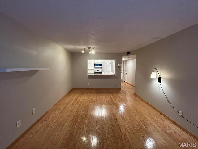 $1,150 | 4355 Maryland Avenue, Unit 130, St. Louis, MO 63108