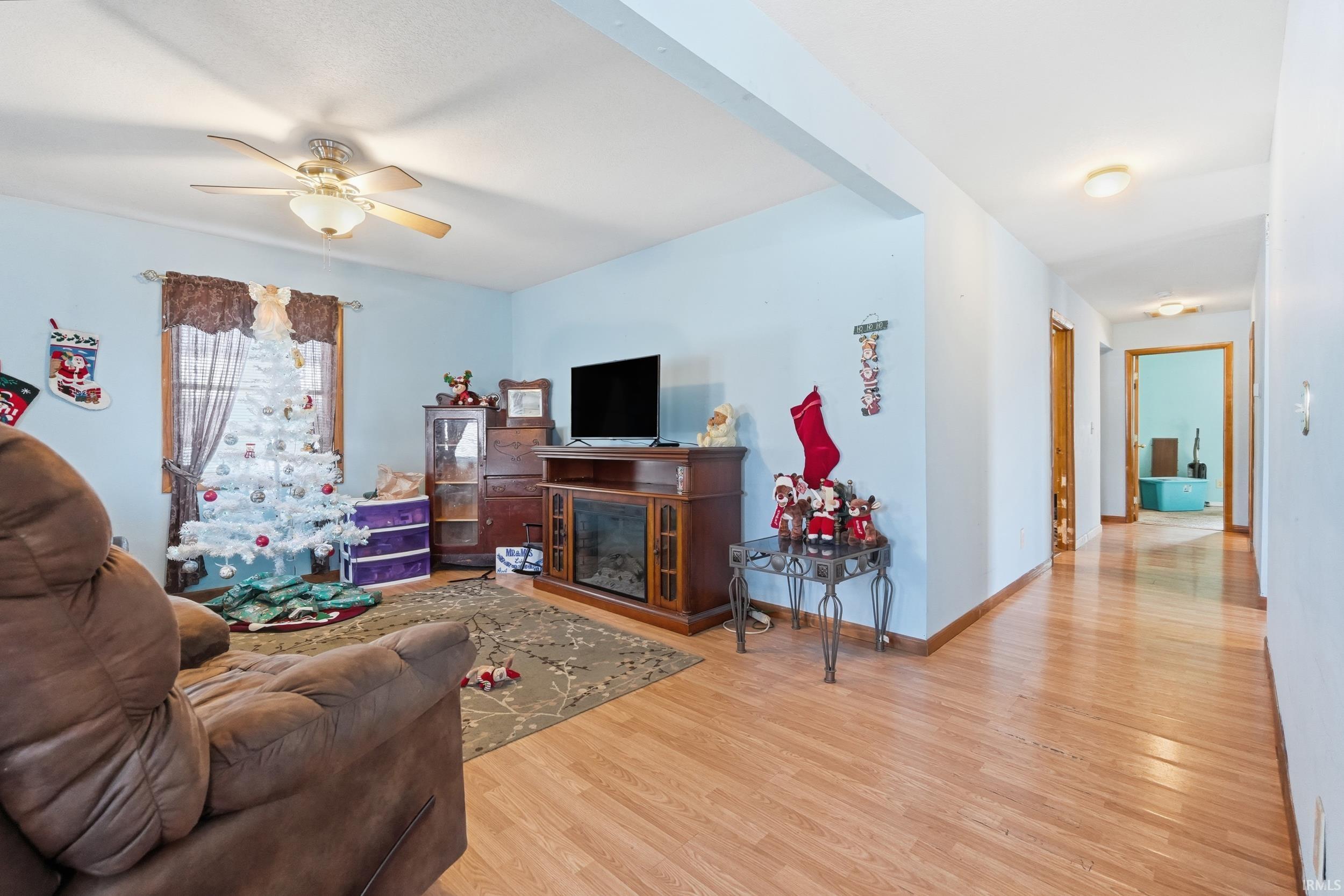 821 Frederick Street Huntington, IN 46750 - Photo 3 of 36