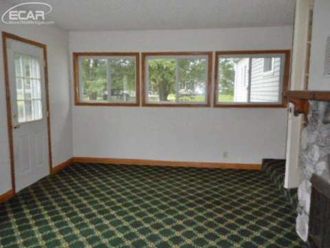 6382 Lucas Road Flint, MI 48506 - Photo 17 of 20 20448208-17.JPG