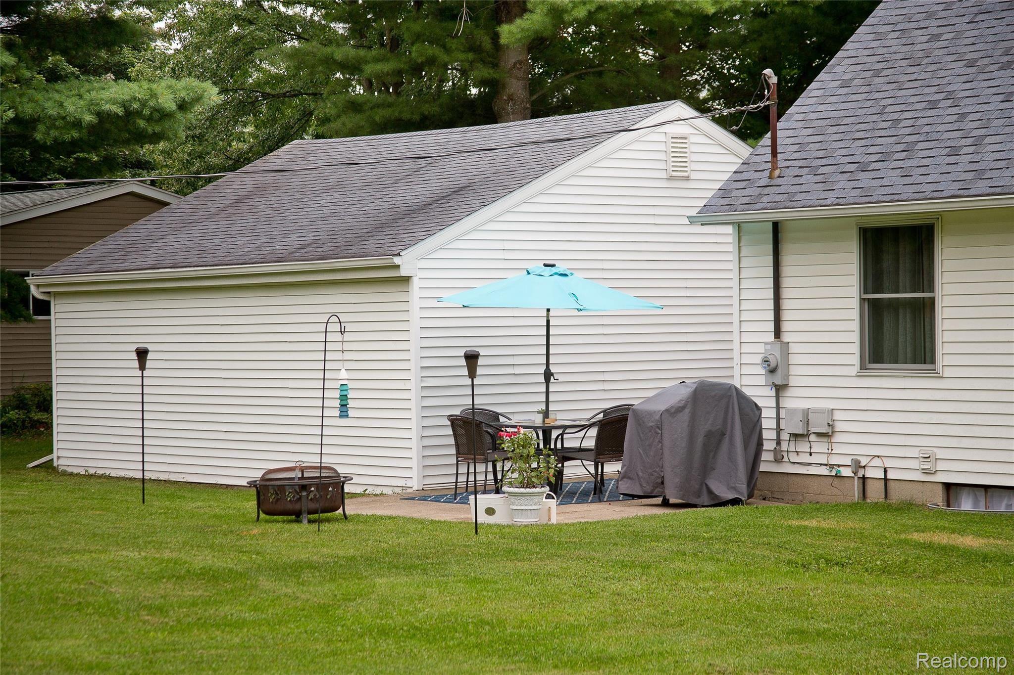 958 North Wilder Road Lapeer, MI 48446 - Photo 7 of 48 A32W7452.jpg