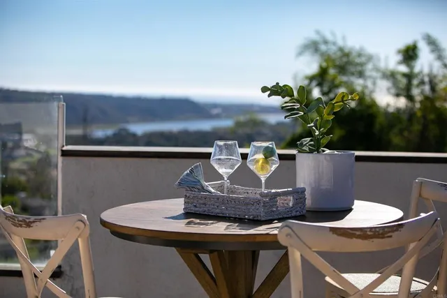 $3,795,000 | 6817 Vianda Court, Carlsbad, CA 92009