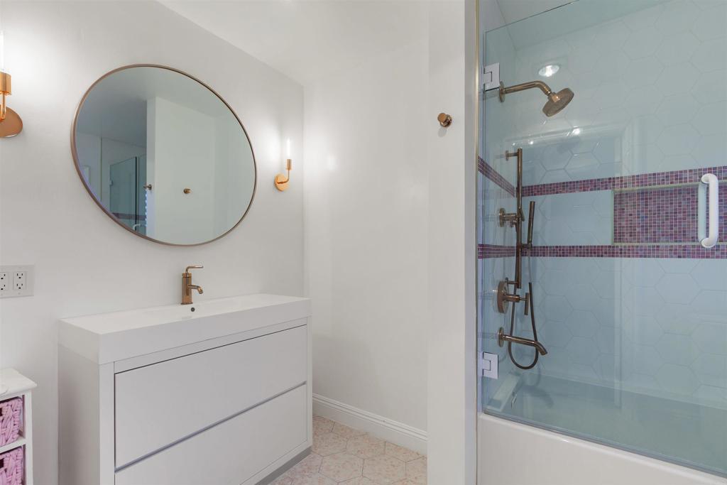 6817 Vianda Court Carlsbad, CA 92009 - Photo 58 of 74 Bdrm#4 bathroom