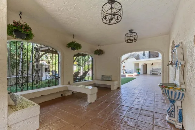$3,795,000 | 6817 Vianda Court, Carlsbad, CA 92009