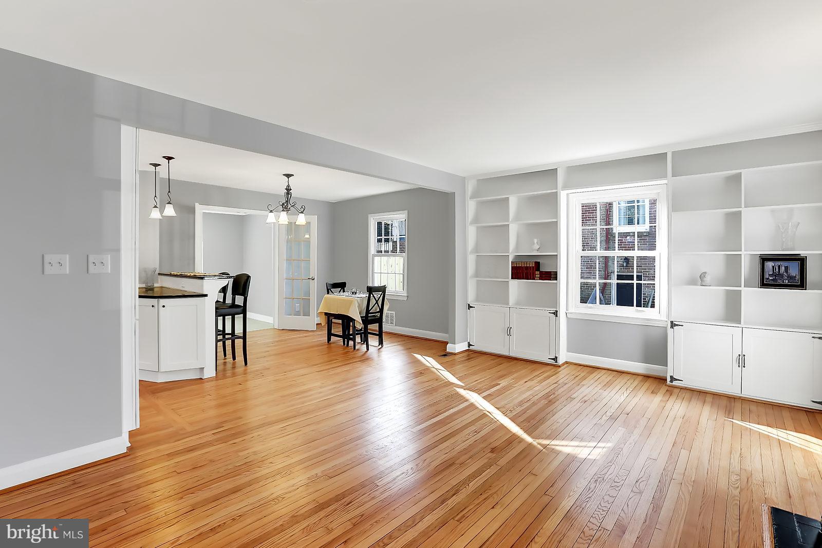 1202 Lake Falls Road Baltimore, MD 21210 - Photo 3 of 24 Bright, open design