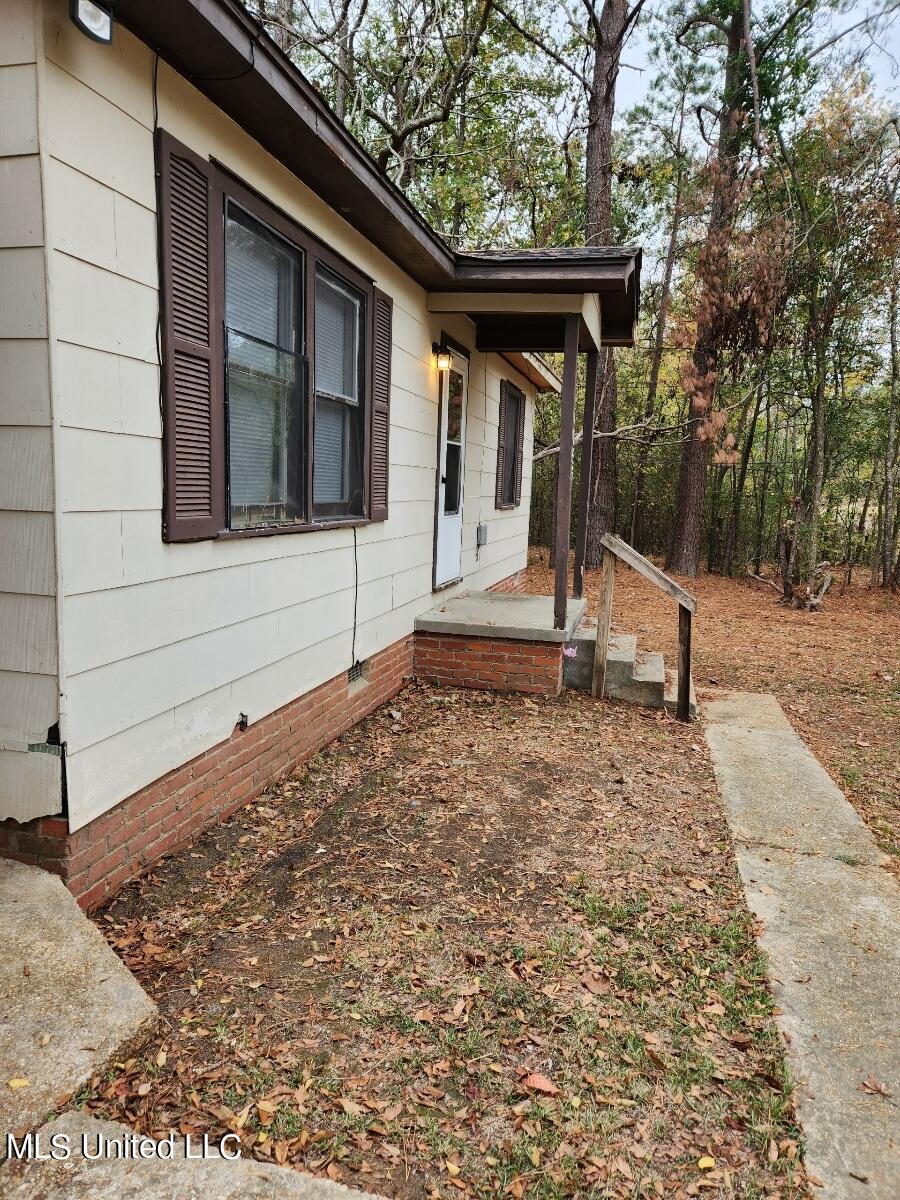 1055 McCluer Road Jackson, MS 39212 - Photo 3 of 14 MCCLUER SIDE 2