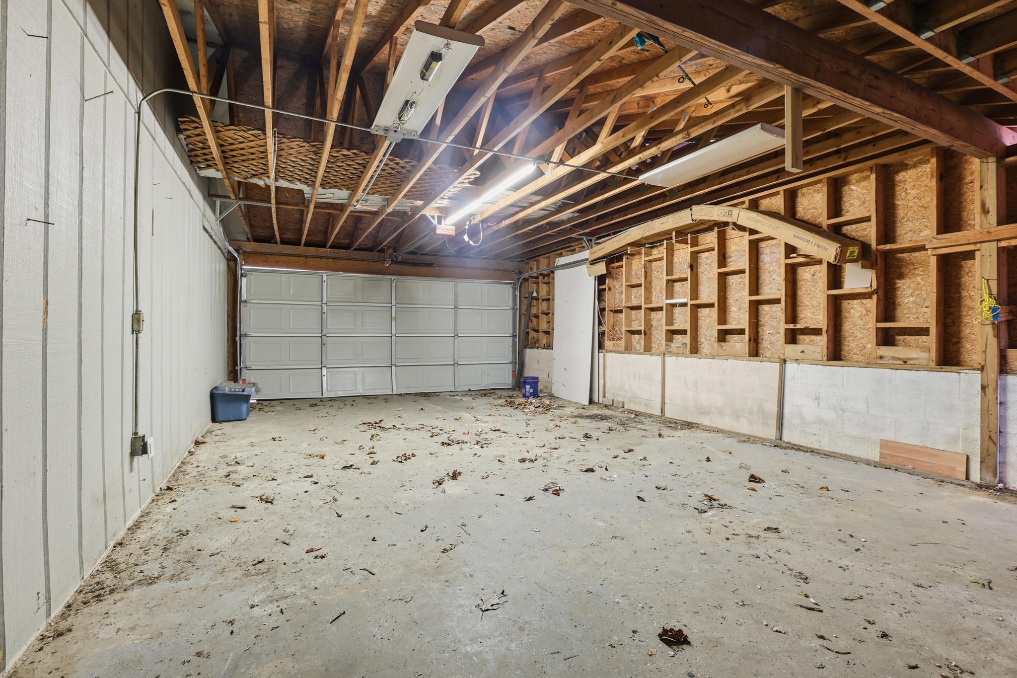 888 Cook Road Tullahoma, TN 37388 - Photo 14 of 23 a view of a garage