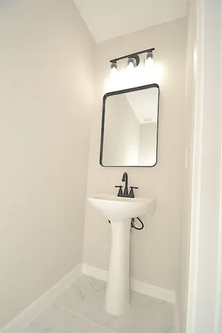 $1,850 | 631 Aweigh Drive, Crosby, TX 77532