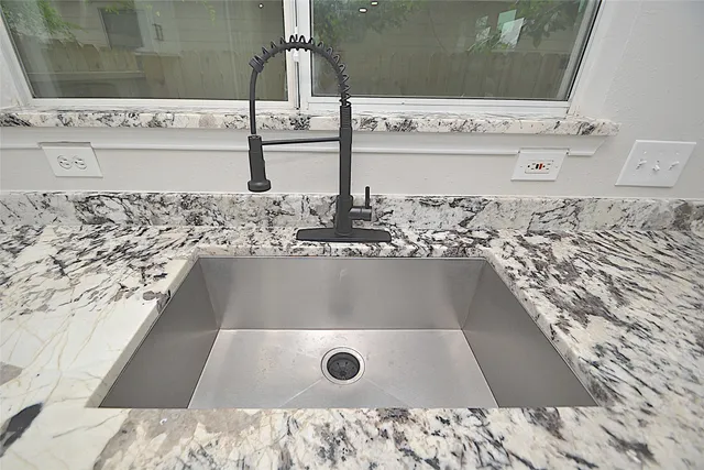 $1,850 | 631 Aweigh Drive, Crosby, TX 77532