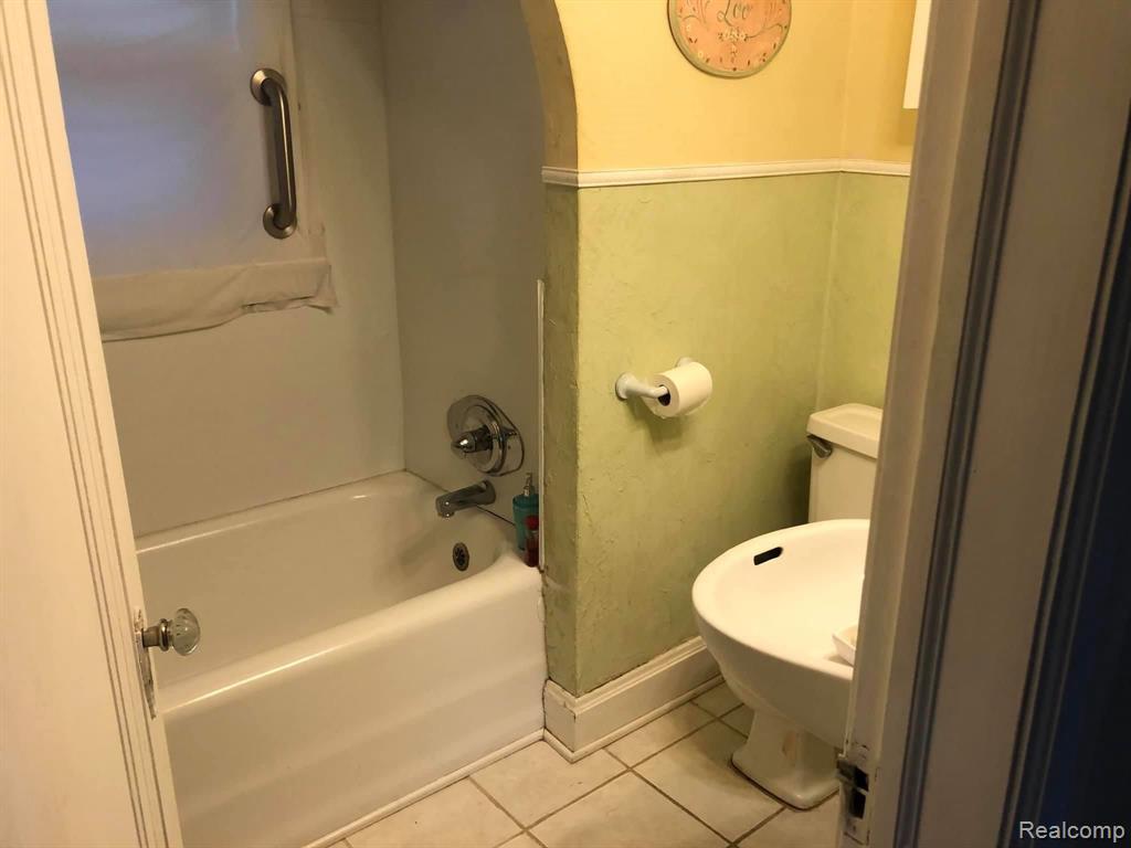 2466 West Auburn Road Rochester Hills, MI 48309 - Photo 30 of 34