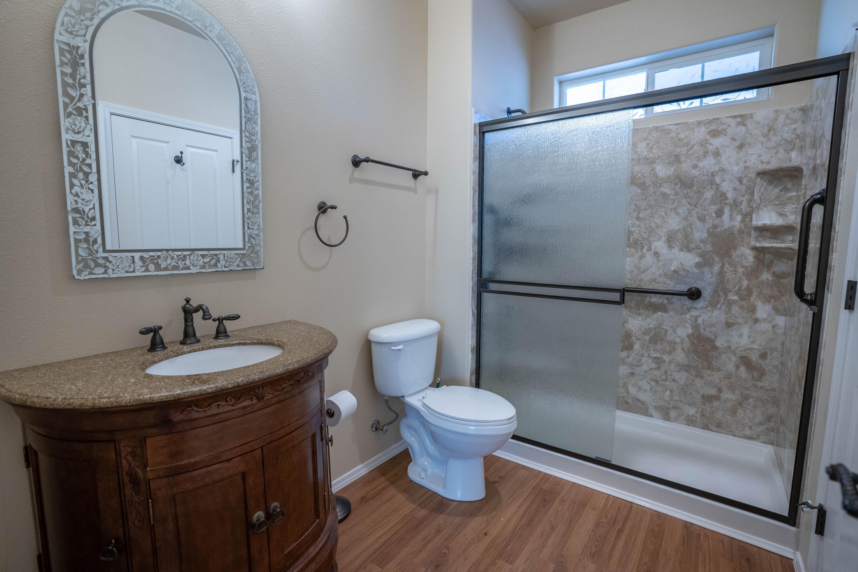 2080 Swingle Road Trail, OR 97541 - Photo 33 of 52 Secondary bathroom.