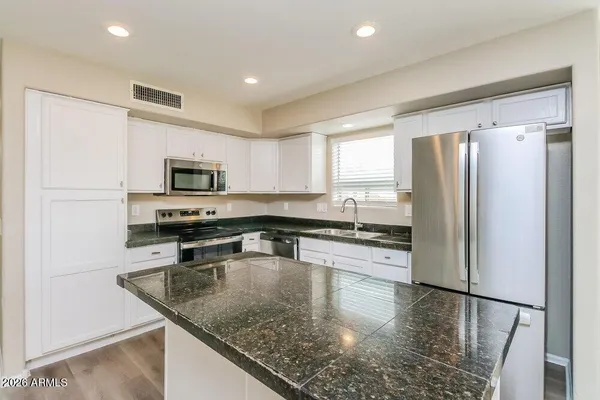 $2,130 | 9216 West Globe Avenue, Tolleson, AZ 85353