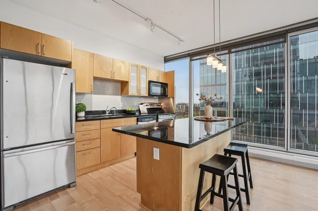 $330,000 | 8161 33rd Avenue South, Unit 606, Bloomington, MN 55425