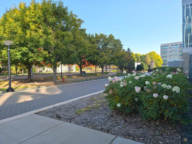 $330,000 | 8161 33rd Avenue South, Unit 606, Bloomington, MN 55425