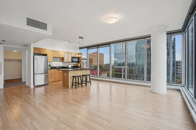 $330,000 | 8161 33rd Avenue South, Unit 606, Bloomington, MN 55425