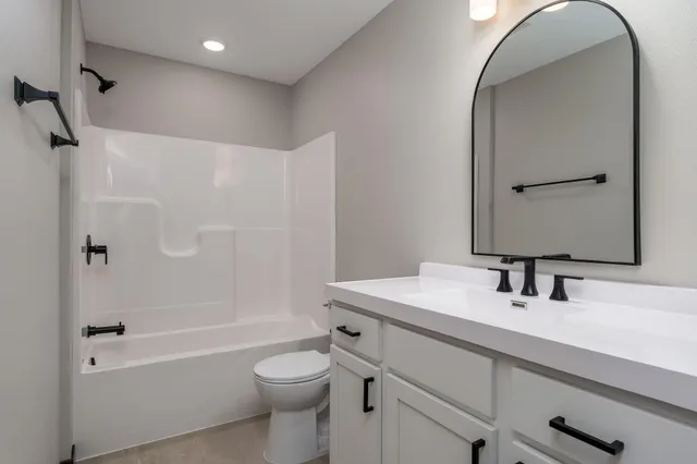 $305,000 | 3211 Scotch Lane, Mankato, MN 56001